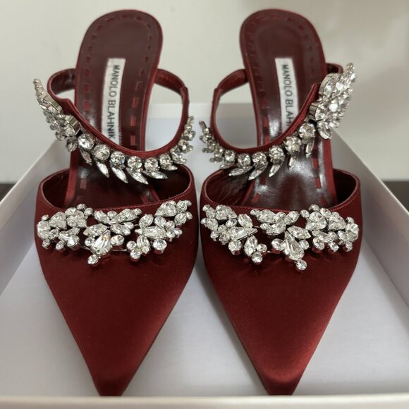 (Sold elsewhere) Manolo Blahnik Lurum in Burgundy Satin - Picture 1 of 6